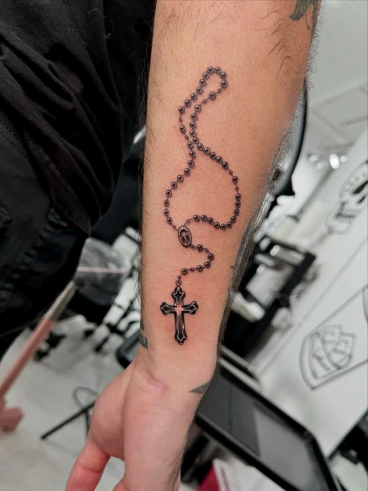 26 Rosary Tattoo Ideas: Meaningful Designs From Dainty Beads to Statement Crosses