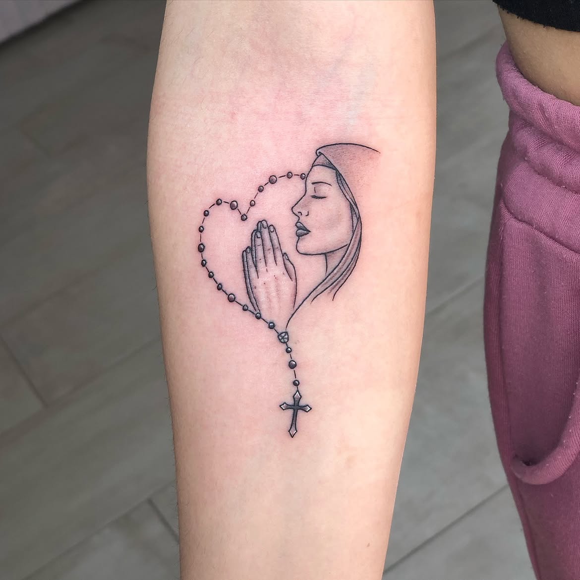 26 Rosary Tattoo Ideas: Meaningful Designs From Dainty Beads to Statement Crosses