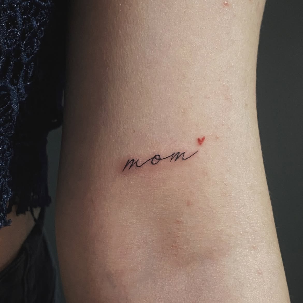 29 Mom Tattoo Ideas 2026: Meaningful Designs That Celebrate an Unbreakable Bond