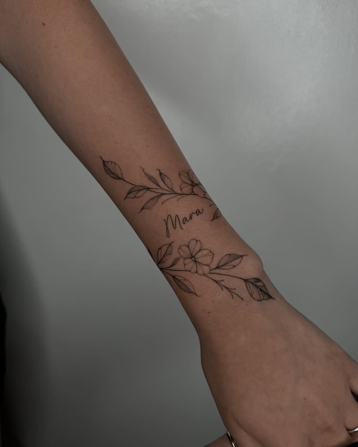 32 Wrist Tattoo Ideas 2026: Fine-Line, Floral and Wrap-Around Designs Worth Saving