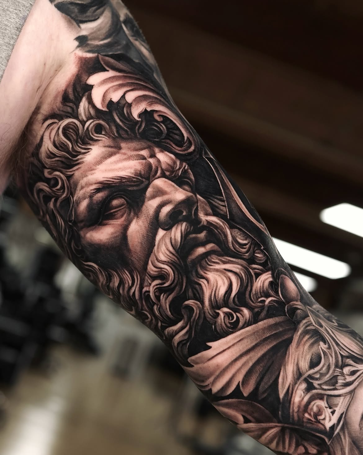 29 Inner Bicep Tattoo Ideas: Meaningful, Feminine and Bold Designs