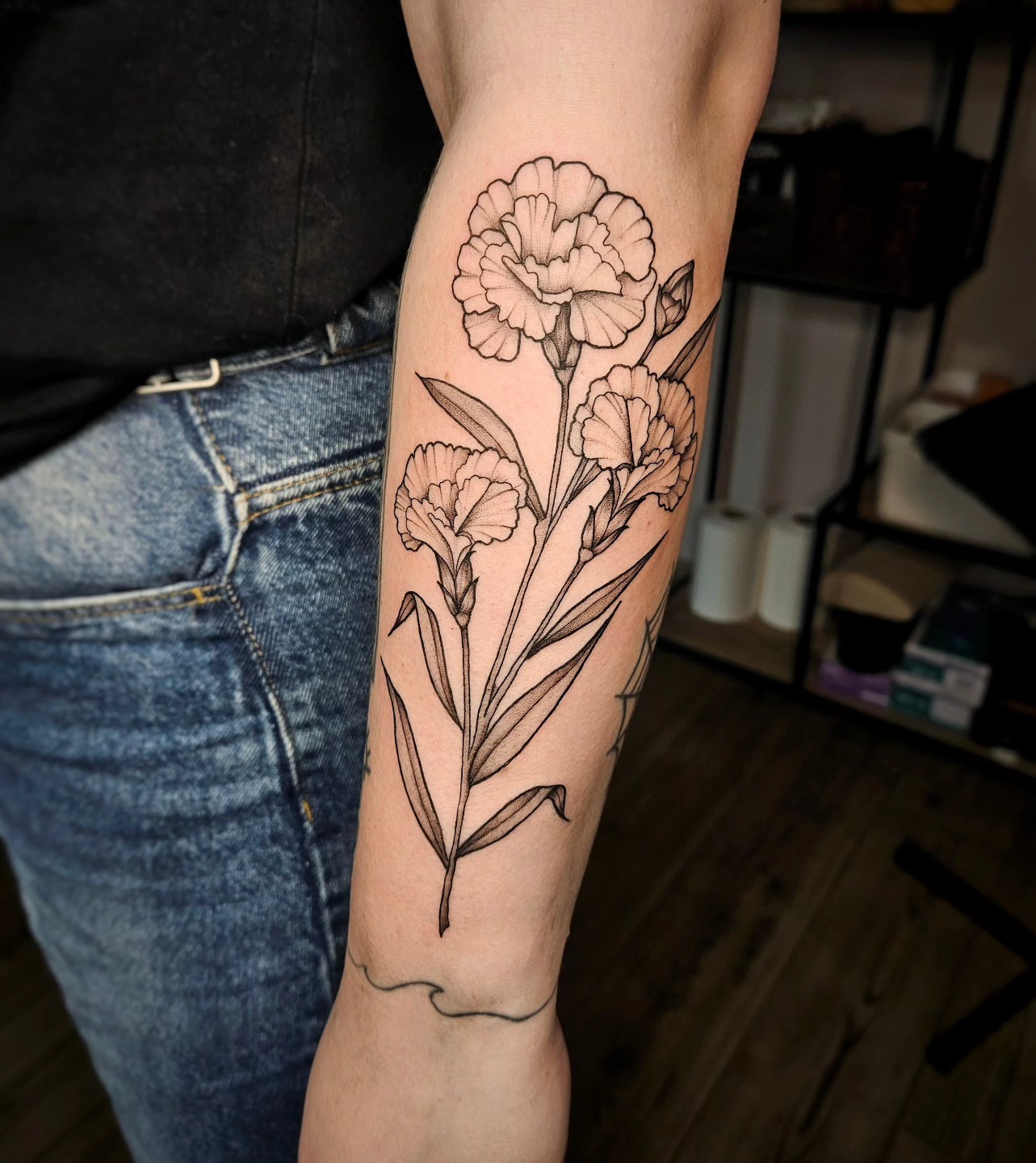 28 Carnation Tattoo Ideas 2026: Delicate Florals, Fine Lines, and Rich Red Ink