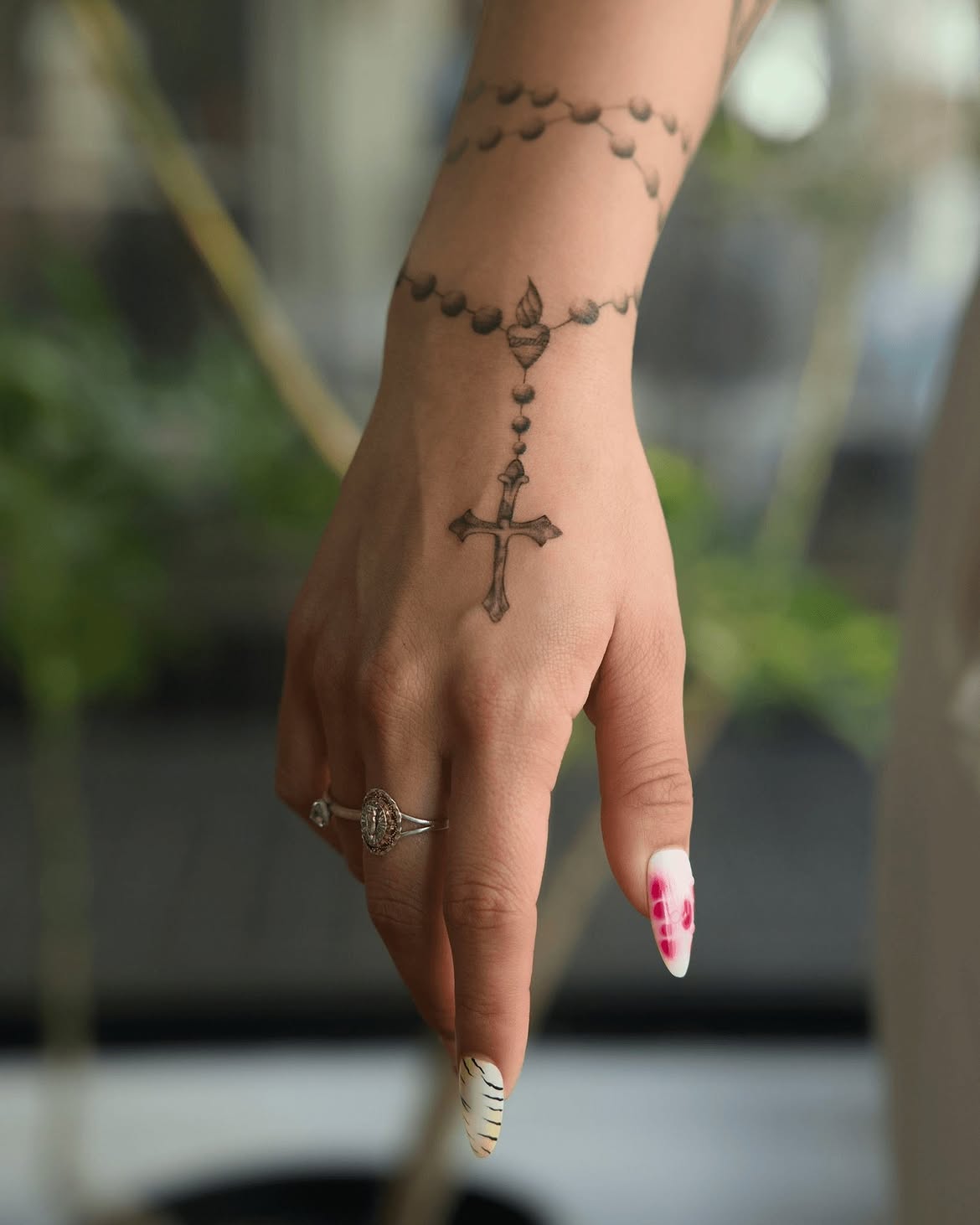 26 Rosary Tattoo Ideas: Meaningful Designs From Dainty Beads to Statement Crosses