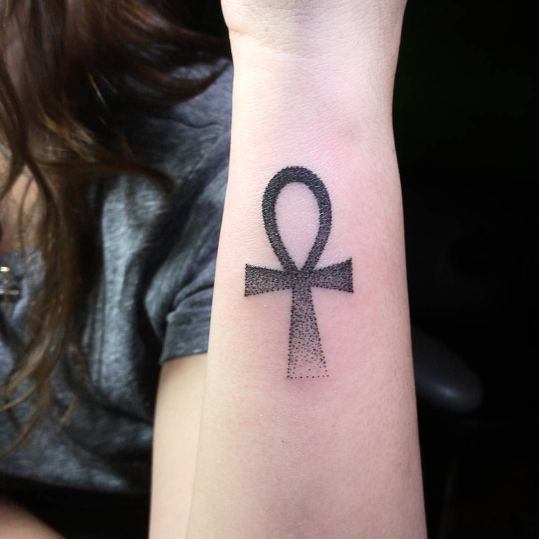 27 Ankh Tattoo Ideas: Meaningful Egyptian Designs for Every Placement