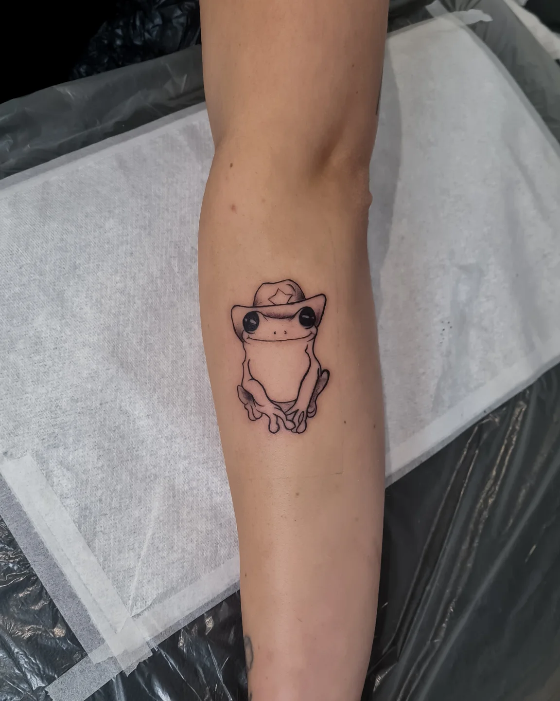 28 Frog Tattoo Ideas: Creative Designs From Tiny Frogs to Bold Tropical Art