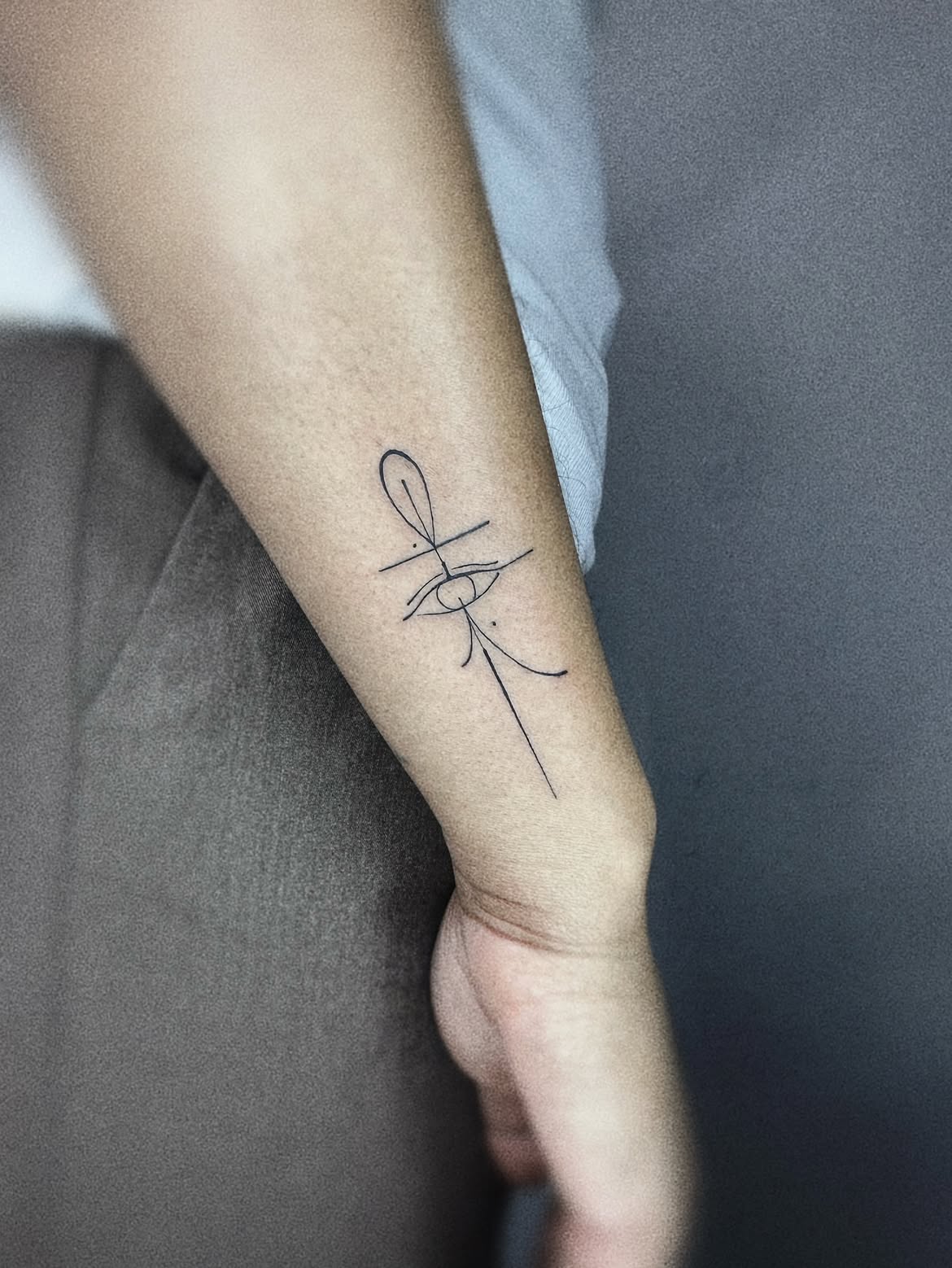 27 Ankh Tattoo Ideas: Meaningful Egyptian Designs for Every Placement