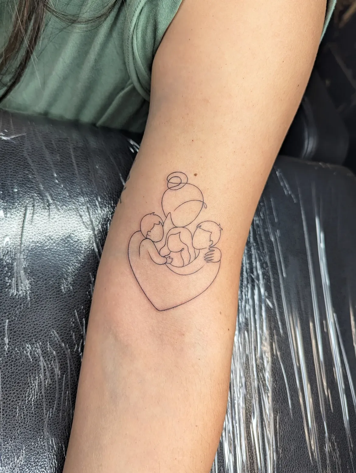 29 Mom Tattoo Ideas 2026: Meaningful Designs That Celebrate an Unbreakable Bond