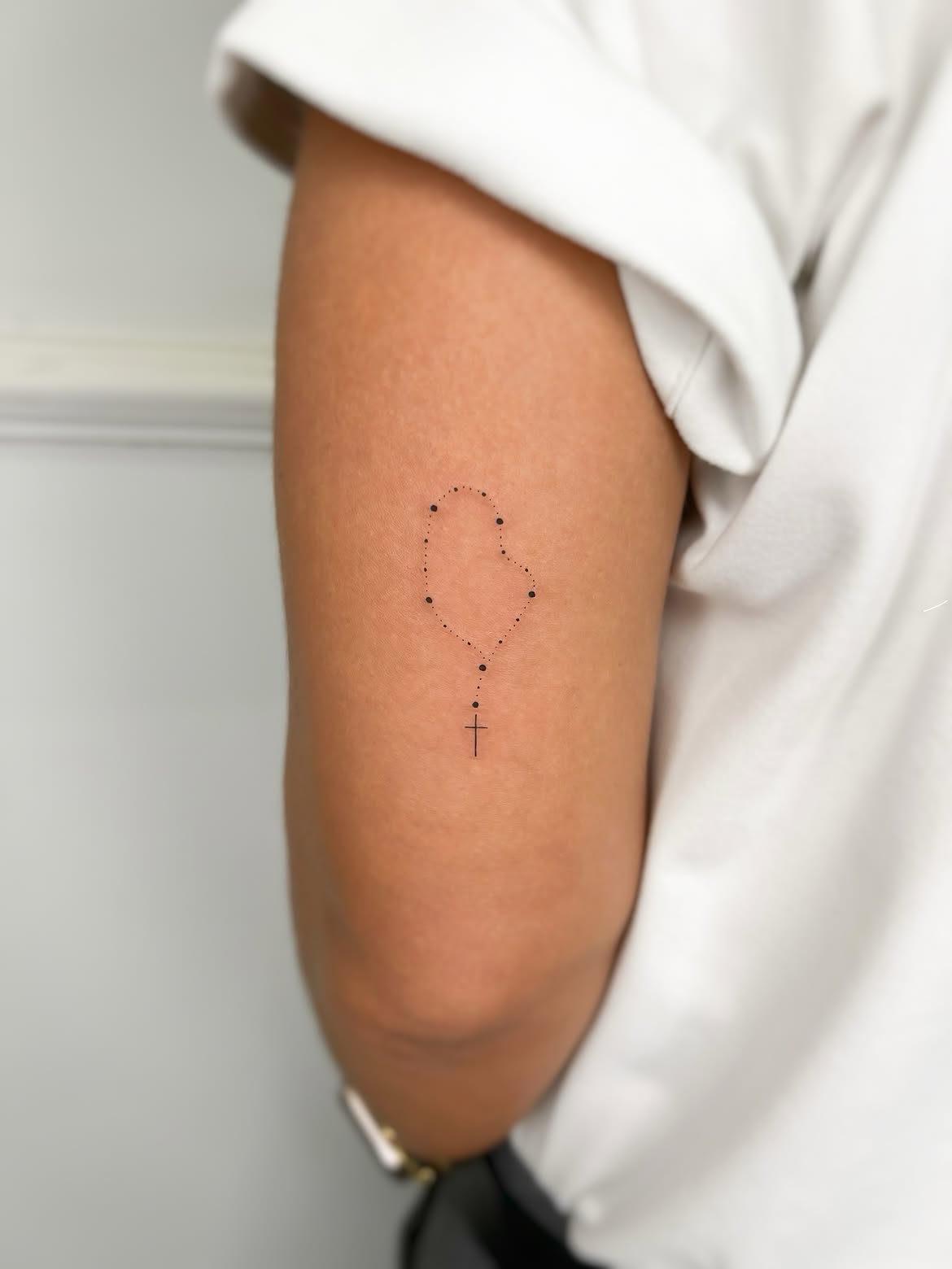 26 Rosary Tattoo Ideas: Meaningful Designs From Dainty Beads to Statement Crosses