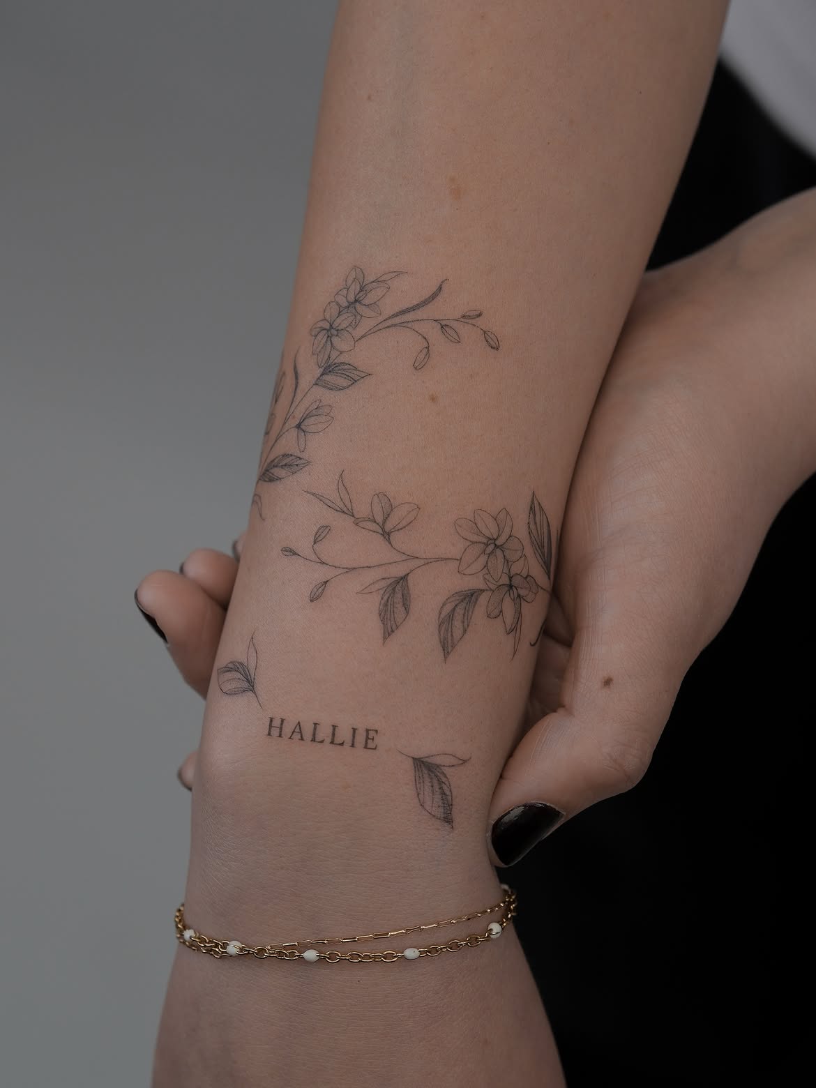 32 Wrist Tattoo Ideas 2026: Fine-Line, Floral and Wrap-Around Designs Worth Saving