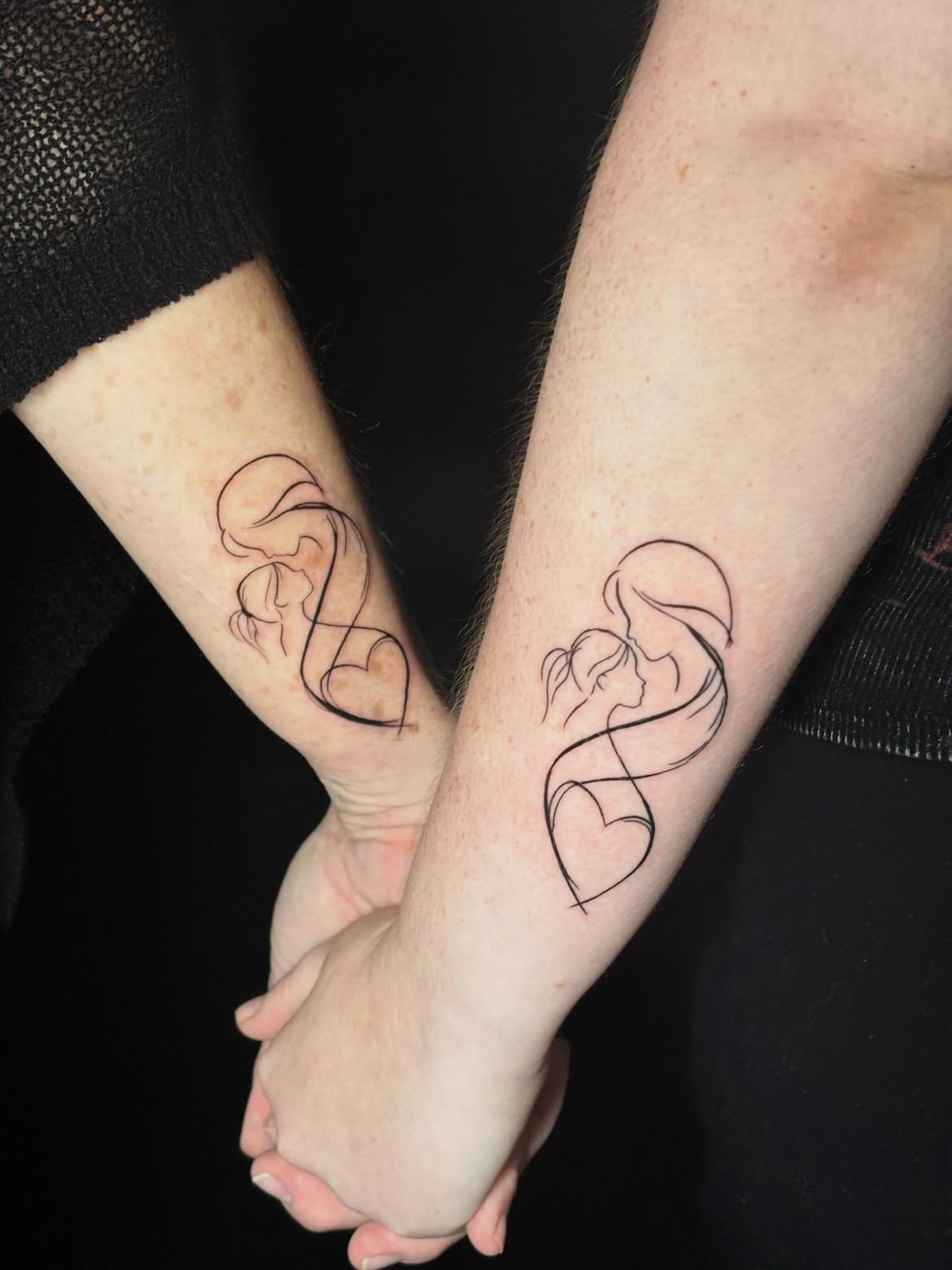 29 Mom Tattoo Ideas 2026: Meaningful Designs That Celebrate an Unbreakable Bond