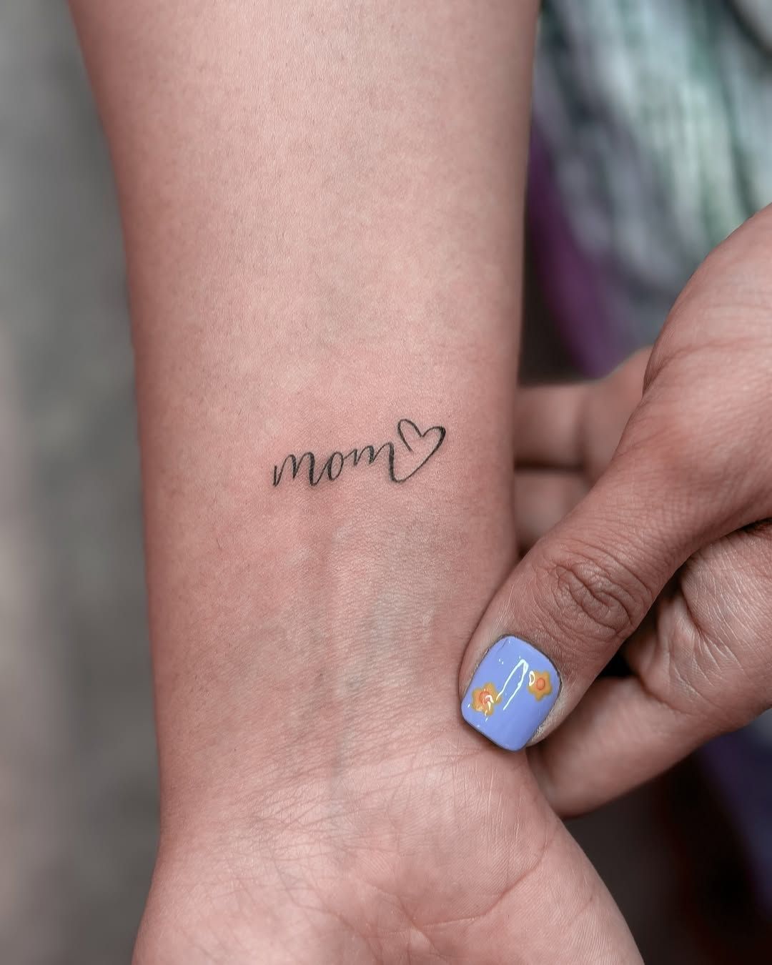 29 Mom Tattoo Ideas 2026: Meaningful Designs That Celebrate an Unbreakable Bond