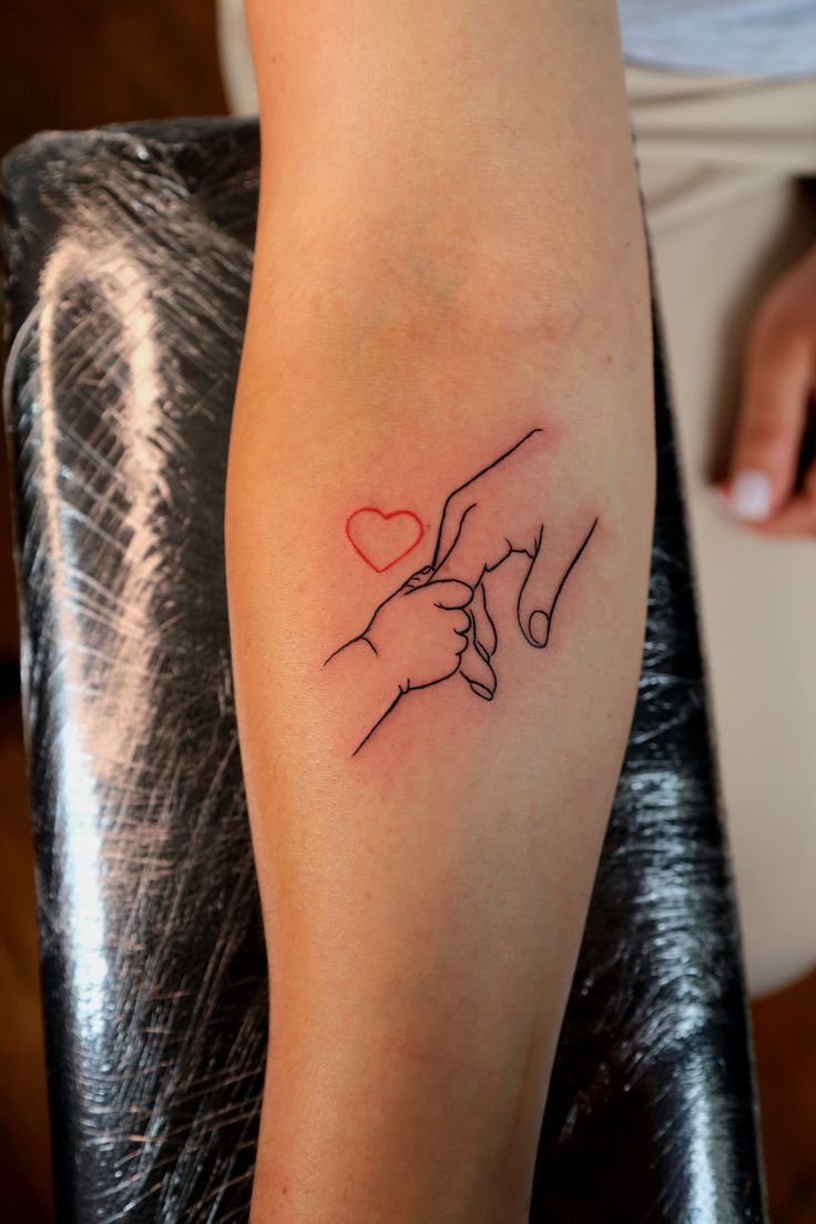 29 Mom Tattoo Ideas 2026: Meaningful Designs That Celebrate an Unbreakable Bond