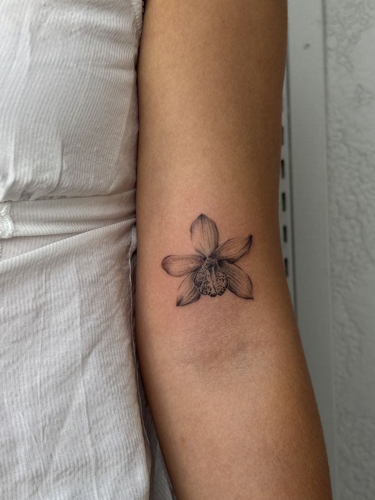 28 Elegant Orchid Tattoo Ideas 2026: Fine Line, Color, Minimalist & Floral Designs