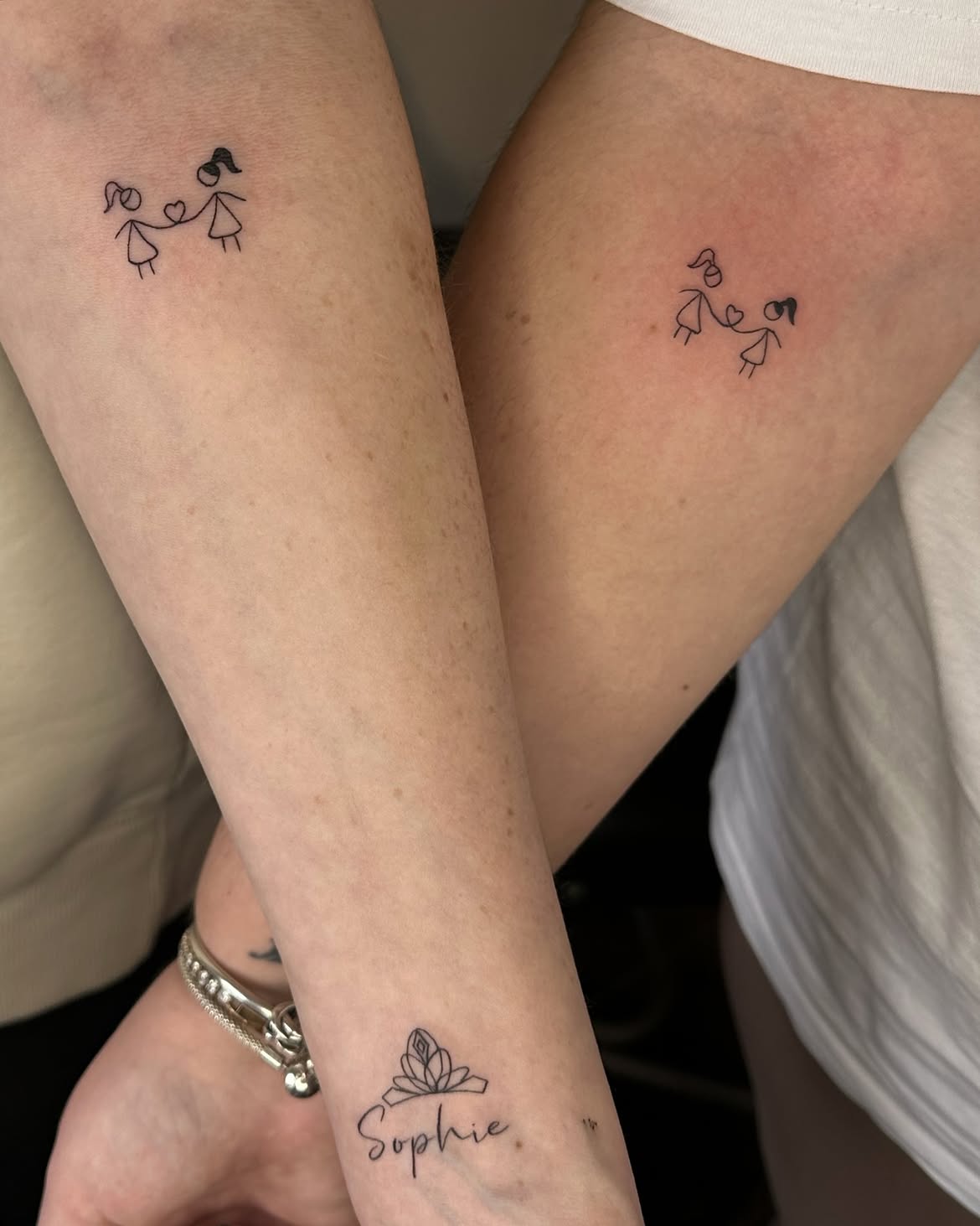28 Sister Tattoo Ideas That Celebrate a Bond in a Personal Way