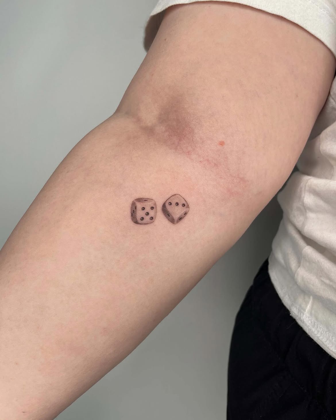 28 Dice Tattoo Ideas: From Lucky Rolls to Hearts, Flames, and Minimalist Designs
