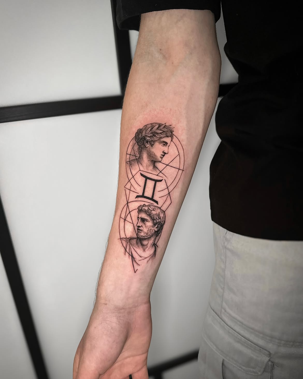 28 Gemini Tattoo Ideas: Creative Designs Inspired by the Twins