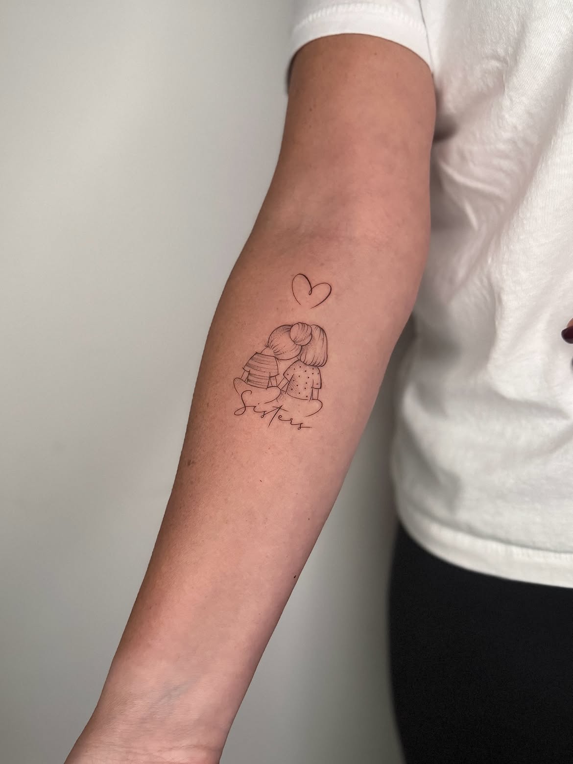 28 Sister Tattoo Ideas That Celebrate a Bond in a Personal Way
