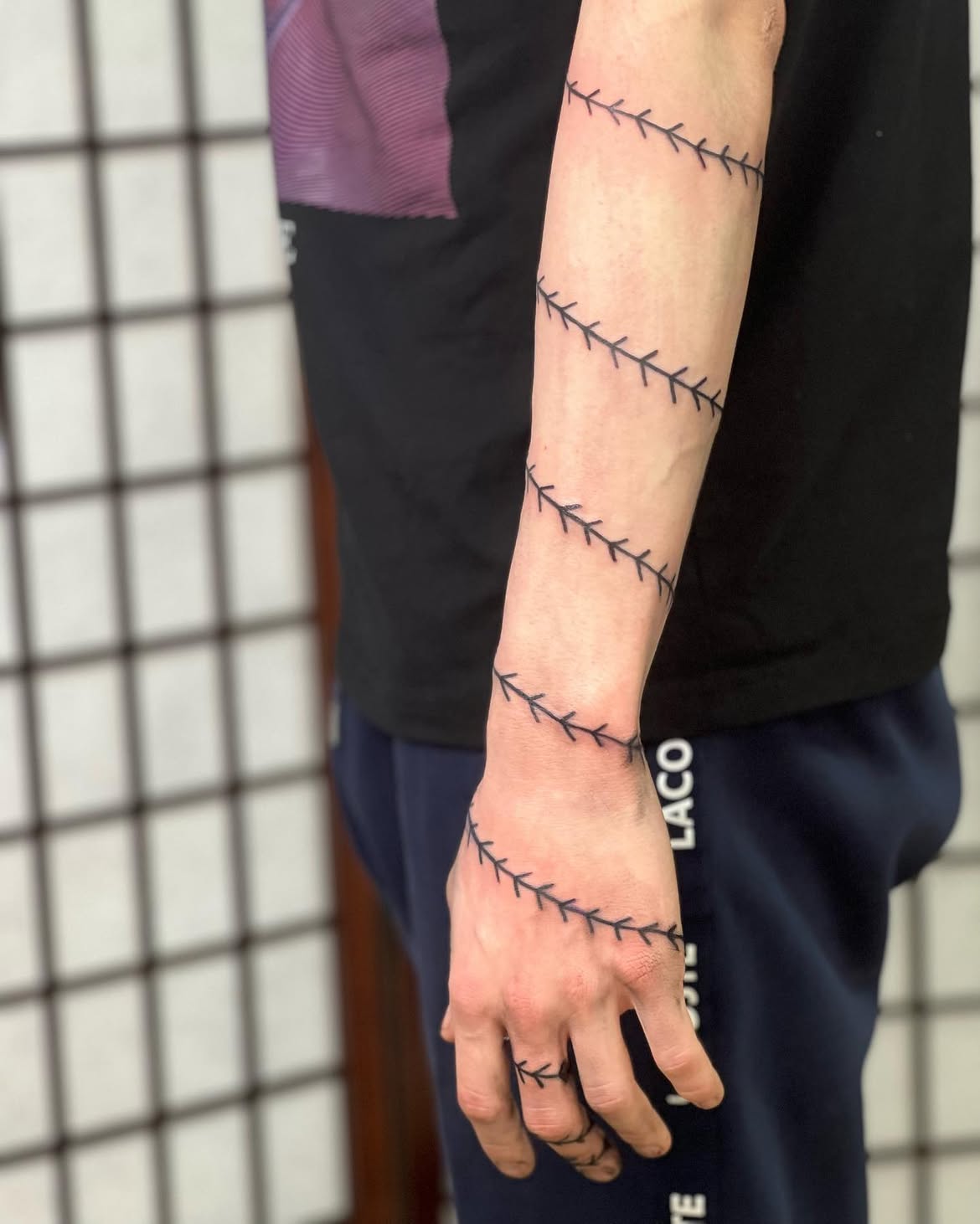 28 Tokyo Ghoul Tattoo Ideas: Dark Manga Art, Spider Lilies, Centipedes and Kaneki-Inspired Designs