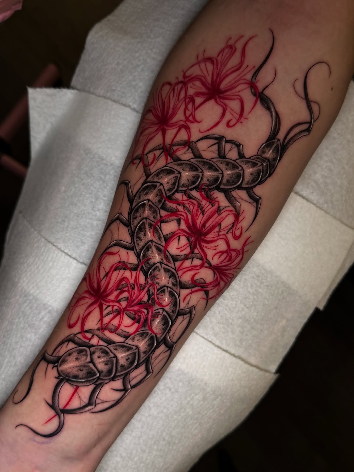 28 Tokyo Ghoul Tattoo Ideas: Dark Manga Art, Spider Lilies, Centipedes and Kaneki-Inspired Designs