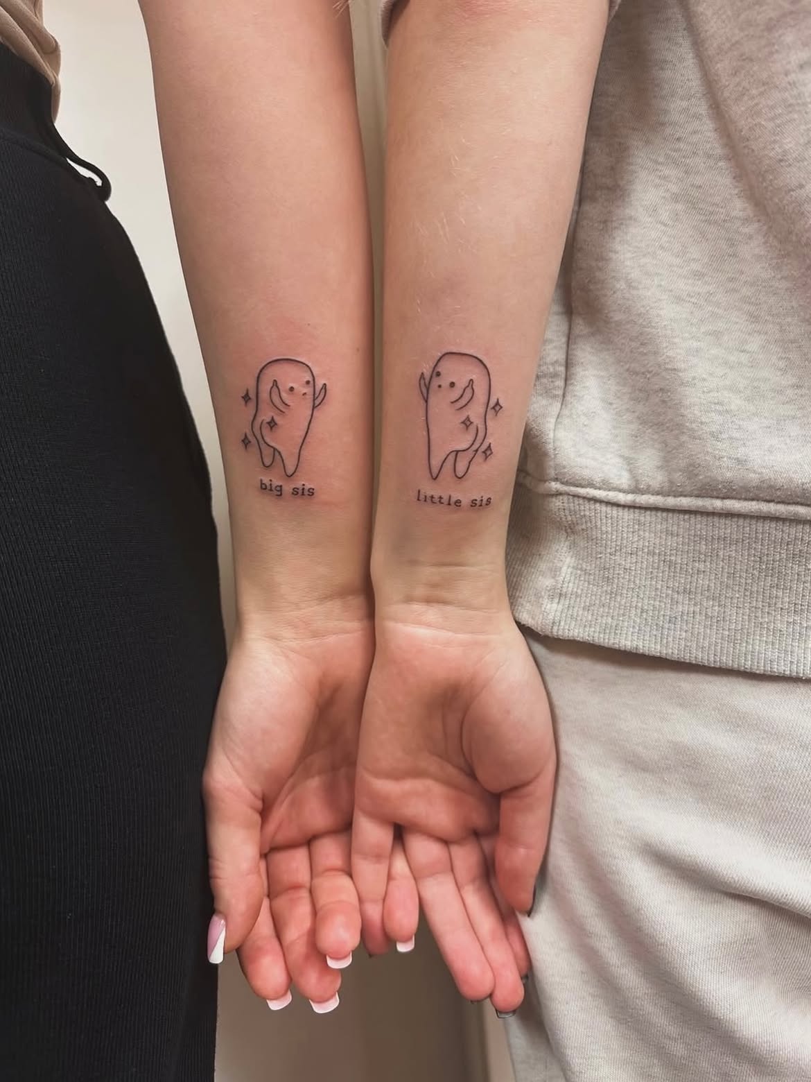 28 Sister Tattoo Ideas That Celebrate a Bond in a Personal Way
