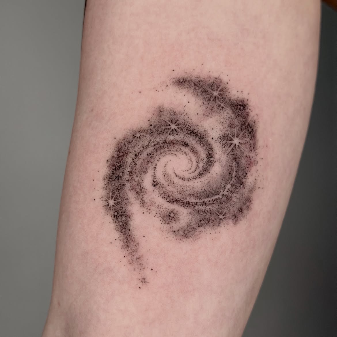 30 Galaxy Tattoo Ideas: From Minimalist Orbits to Watercolor Nebulas