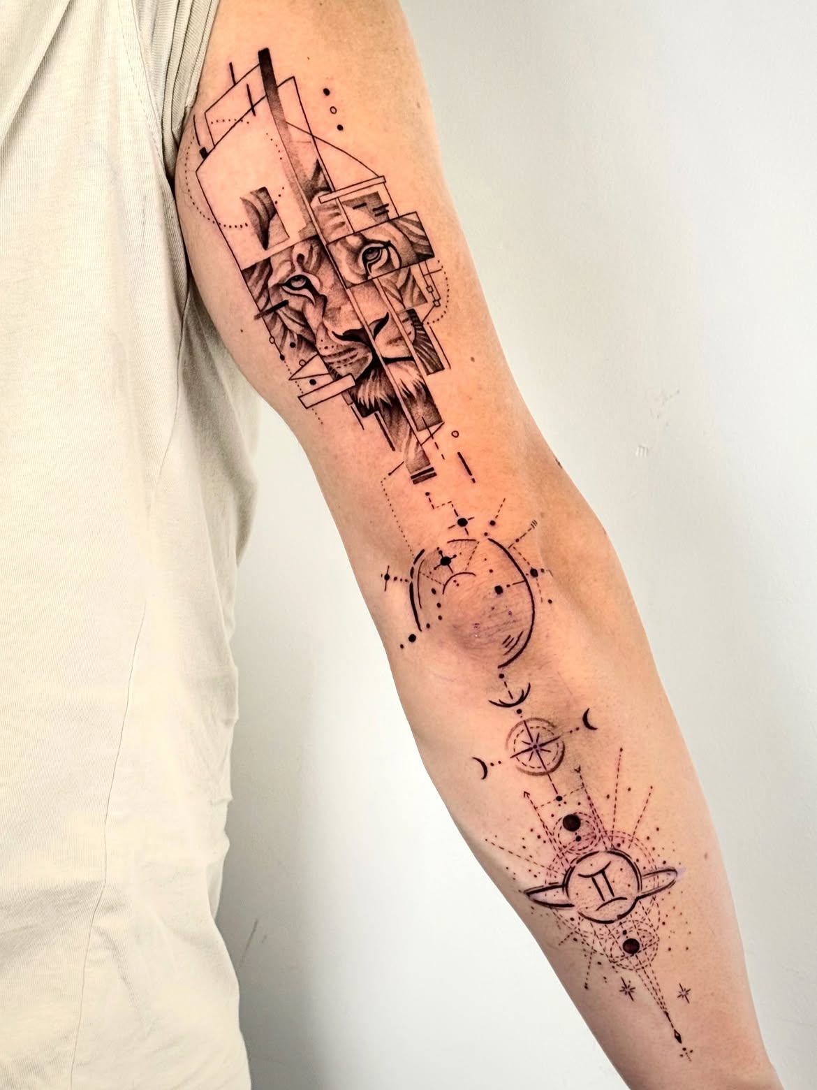 28 Gemini Tattoo Ideas: Creative Designs Inspired by the Twins