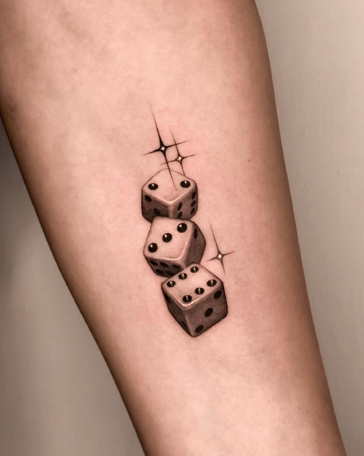 28 Dice Tattoo Ideas: From Lucky Rolls to Hearts, Flames, and Minimalist Designs