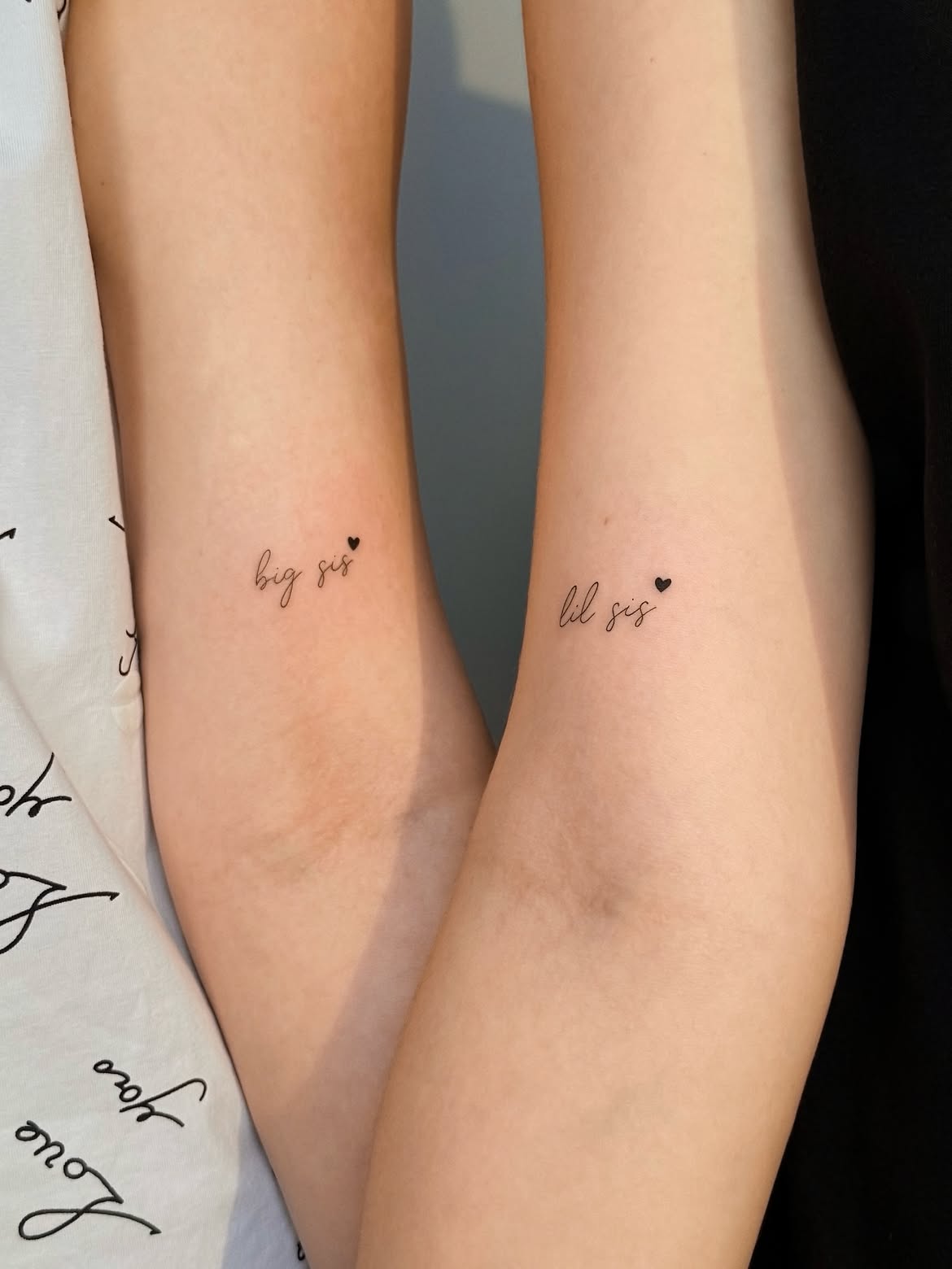 28 Sister Tattoo Ideas That Celebrate a Bond in a Personal Way