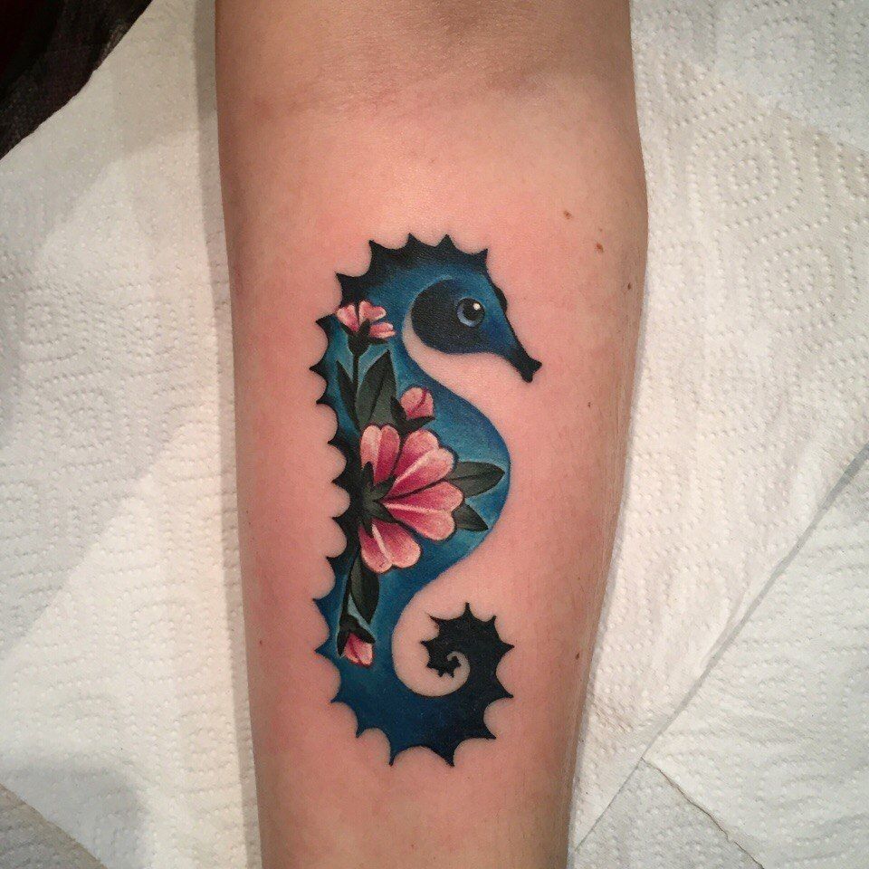 31 Seahorse Tattoo Ideas: Beautiful Designs That Capture the Magic of the Ocean