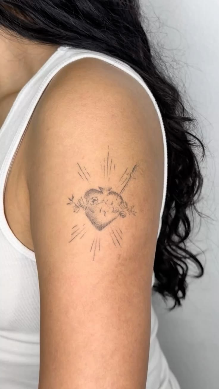28 Sacred Heart Tattoo Ideas: From Delicate Fine Line Designs to Bold Traditional Ink