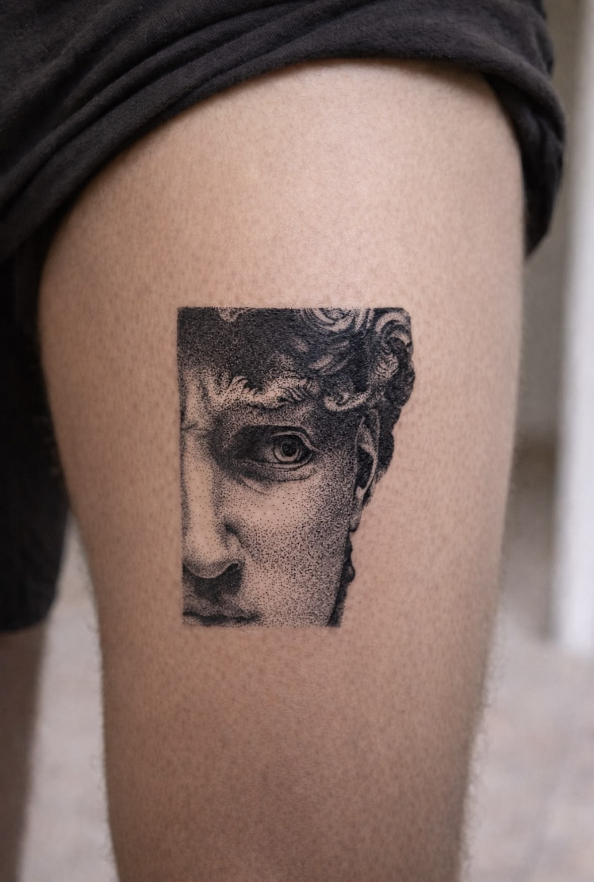 29 Micro Realism Tattoo Ideas: Tiny Details With a Big Visual Impact