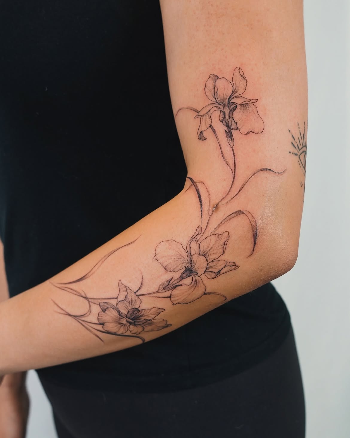 32 Iris Tattoo Ideas: Beautiful Floral Designs From Delicate Fine Line to Bold Color