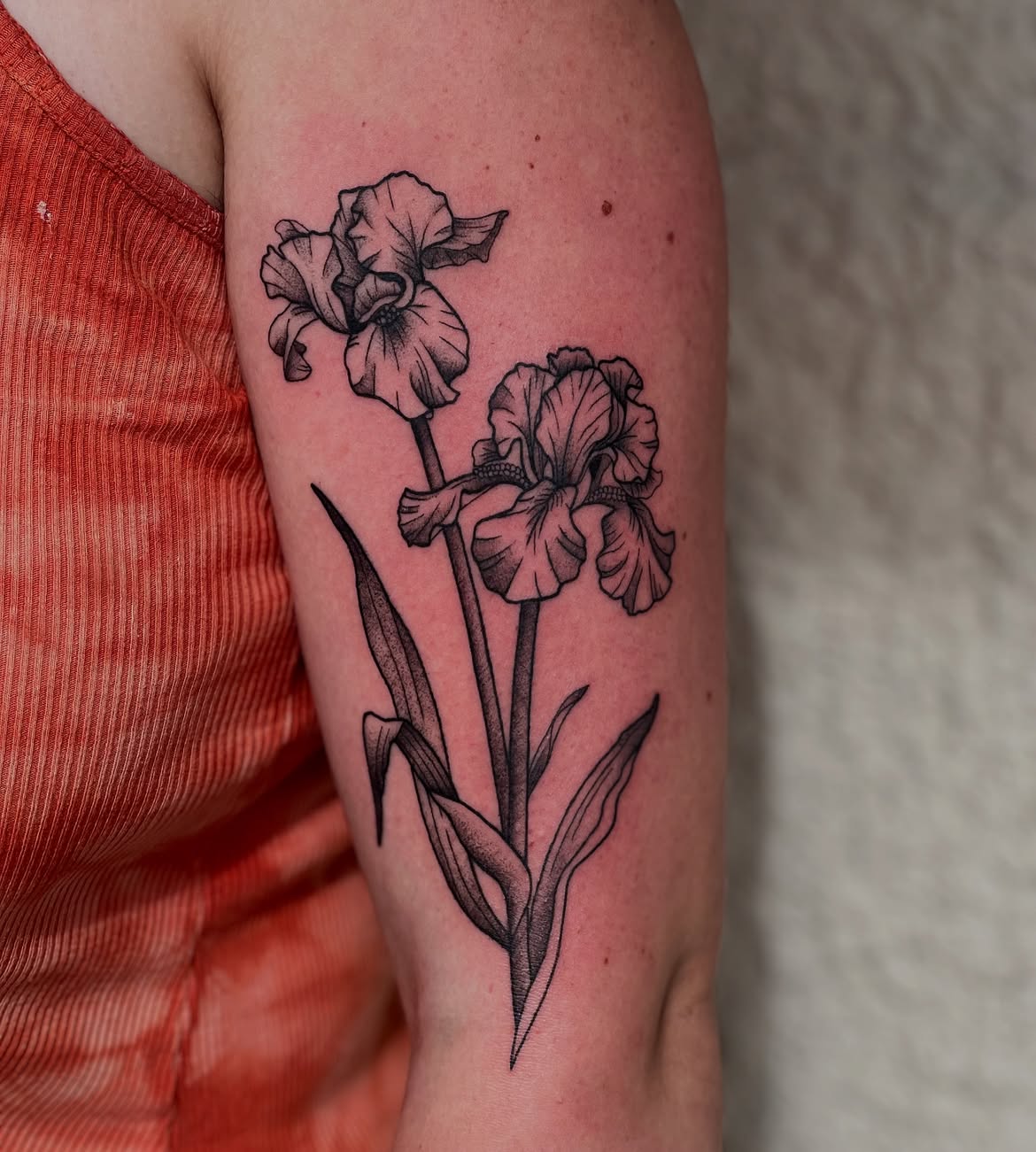 32 Iris Tattoo Ideas: Beautiful Floral Designs From Delicate Fine Line to Bold Color