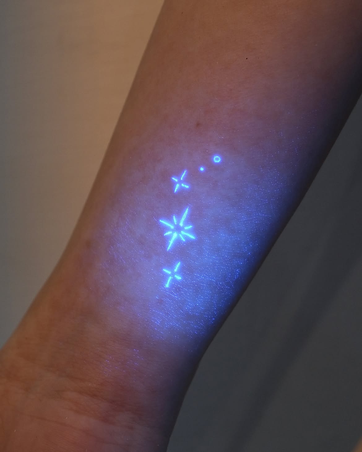 30 Glow in the Dark Tattoo Ideas: Neon Ink Designs That Come Alive Under UV Light