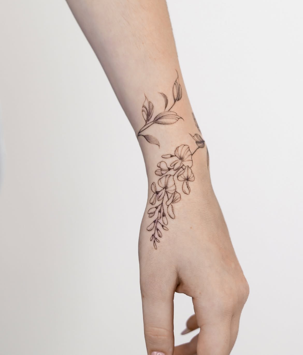 30 Beautiful Wisteria Tattoo Ideas That Capture the Romance of Nature