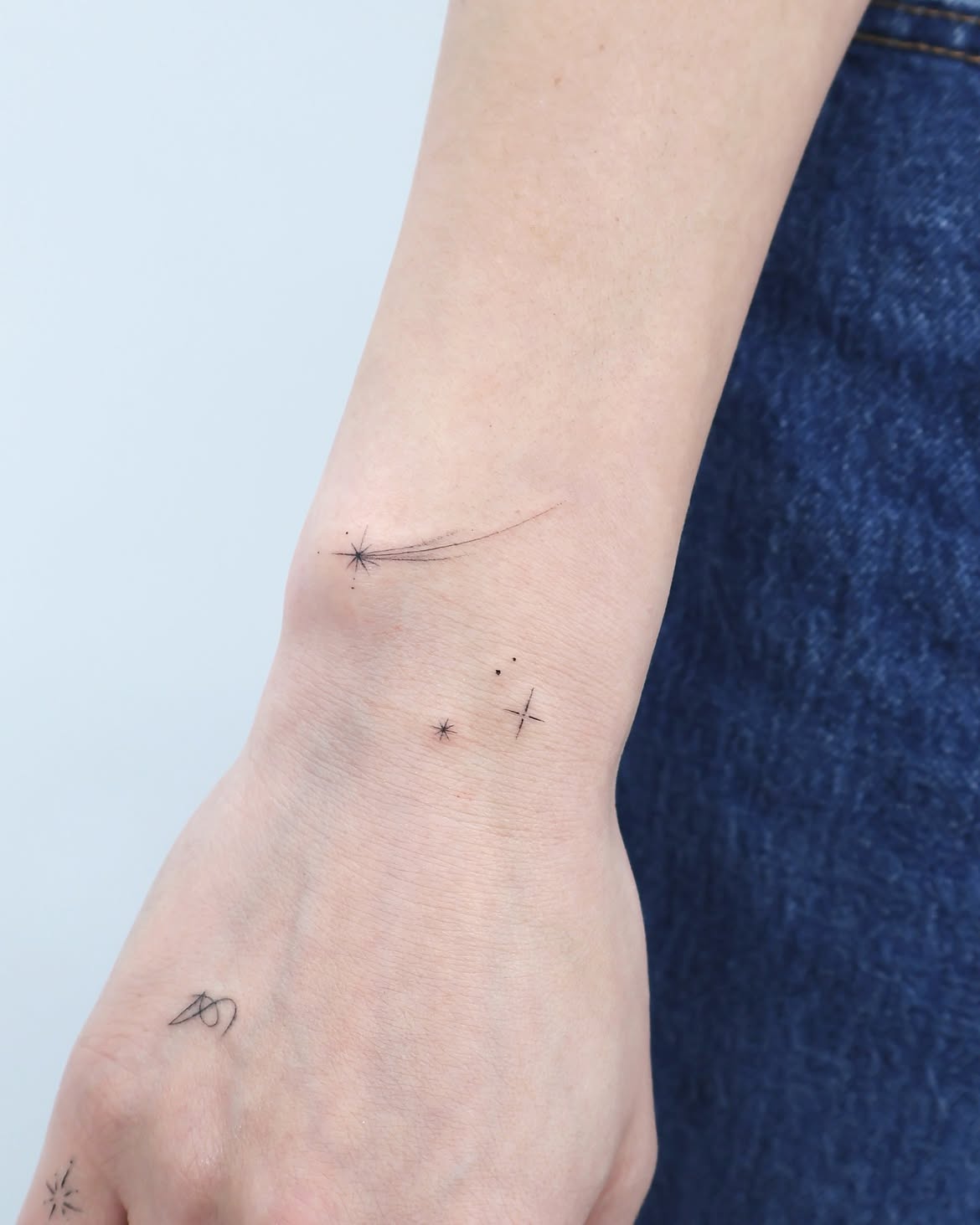 27 Shooting Star Tattoo Ideas: Delicate Designs That Capture Movement, Hope, and Wonder
