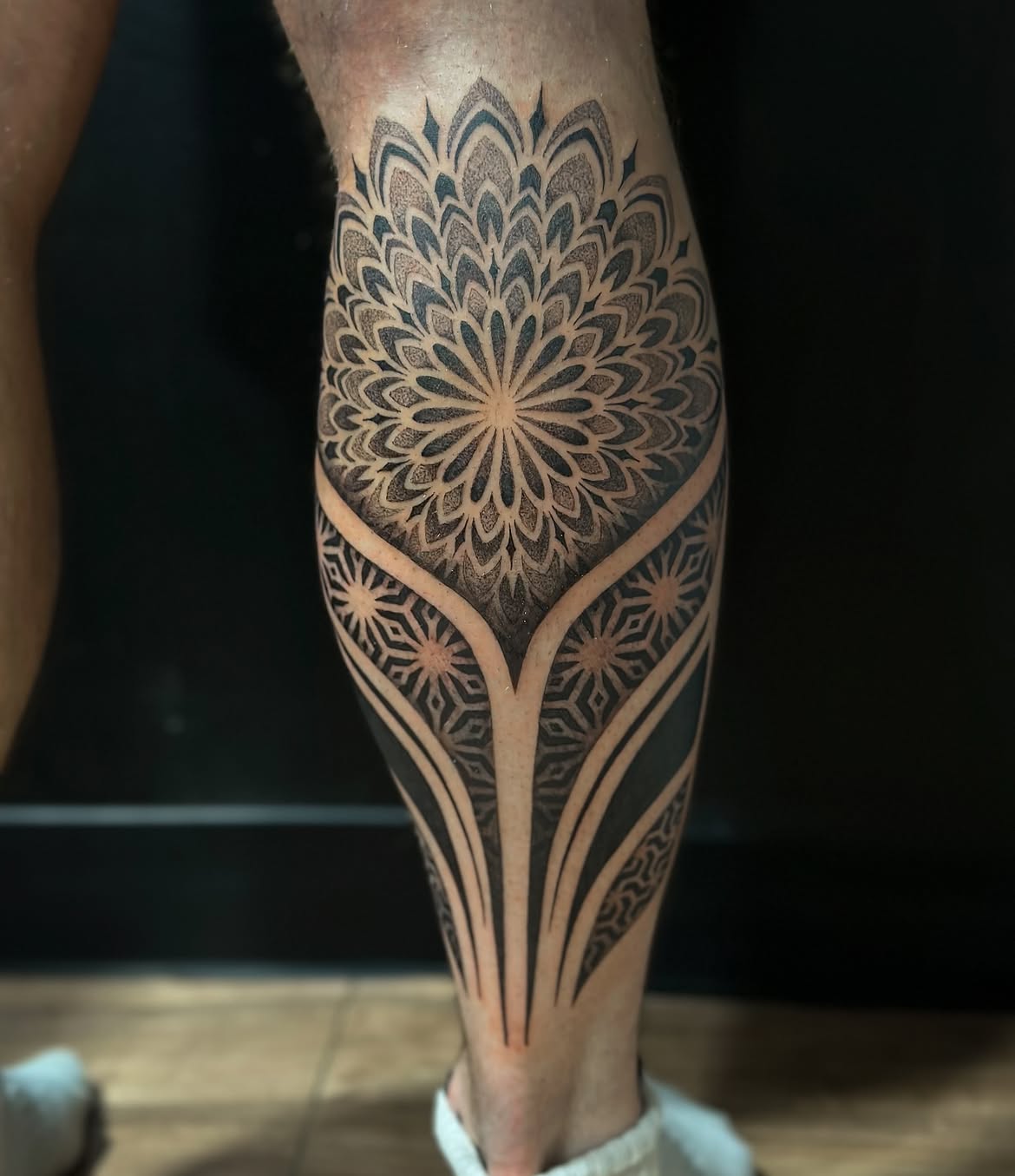 27 Dotwork Tattoo Ideas: From Delicate Stippling to Bold Geometric Mandalas