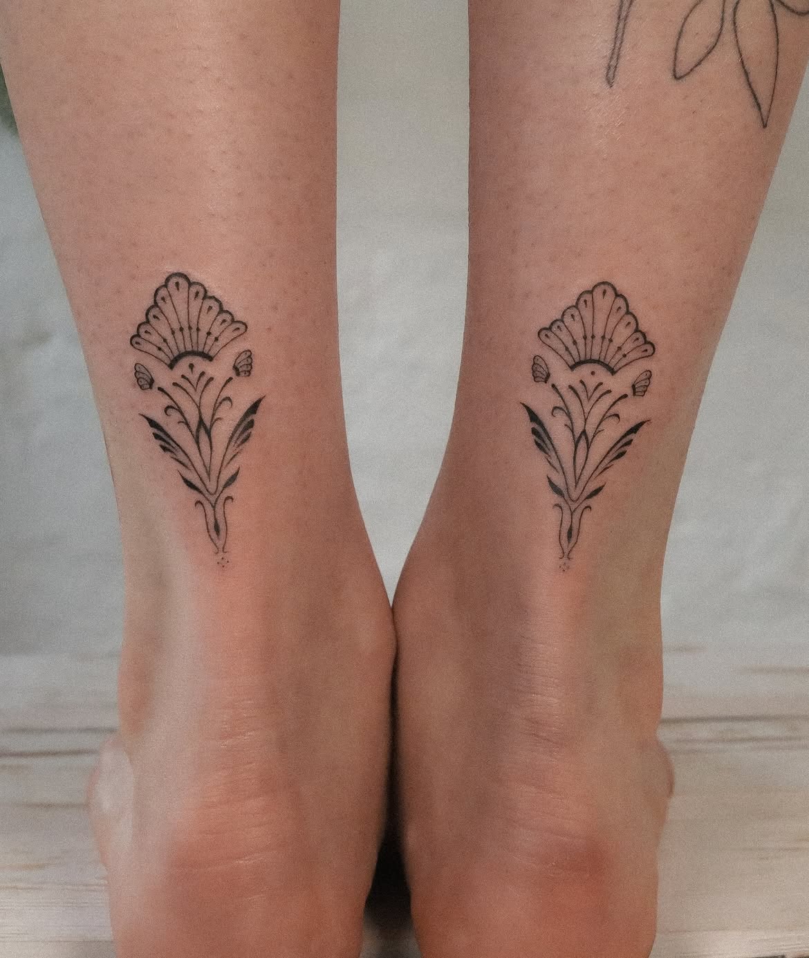 29 Art Nouveau Tattoo Ideas: Floral Lines, Decorative Frames, and Timeless Ornament