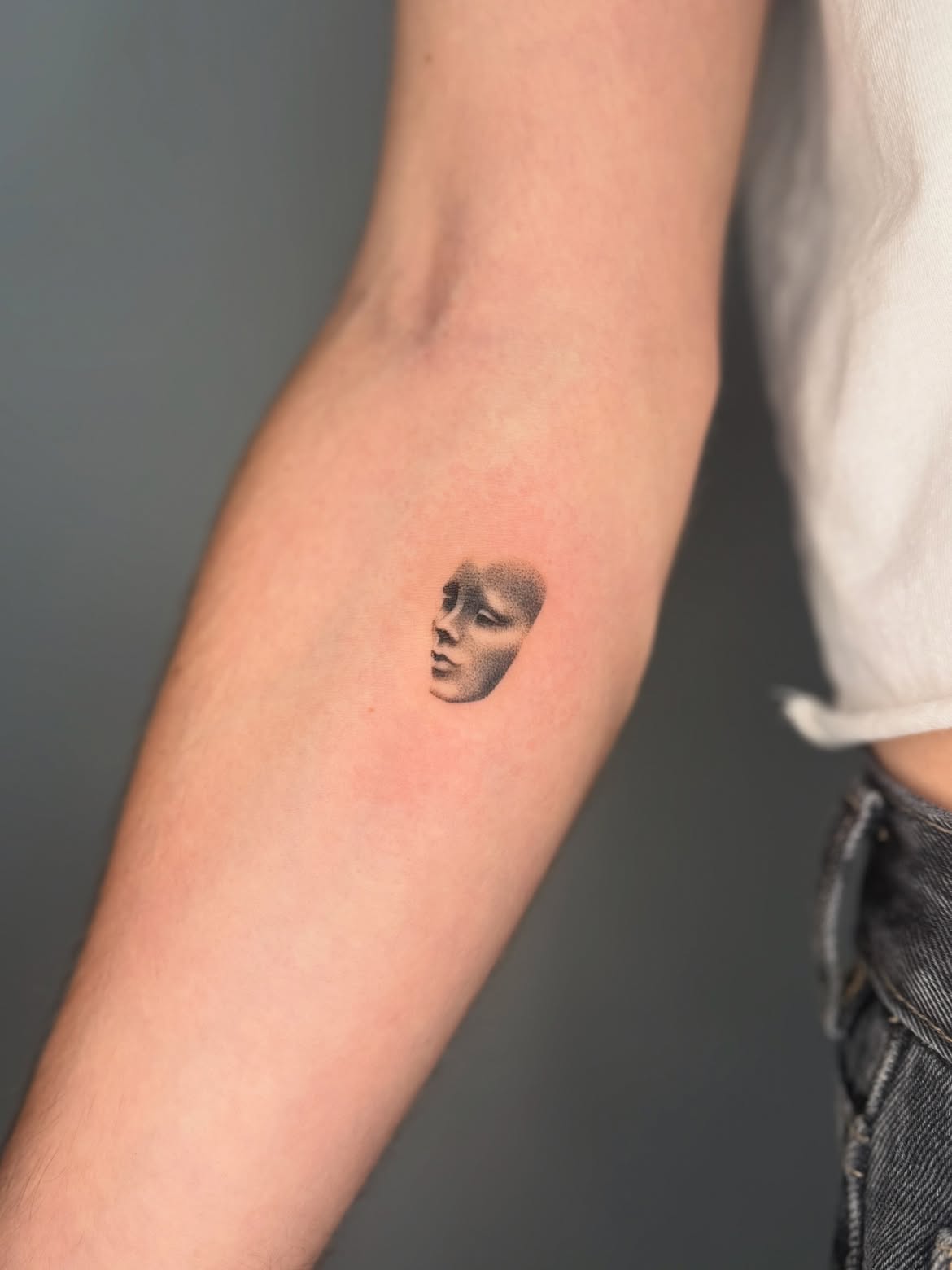 29 Micro Realism Tattoo Ideas: Tiny Details With a Big Visual Impact
