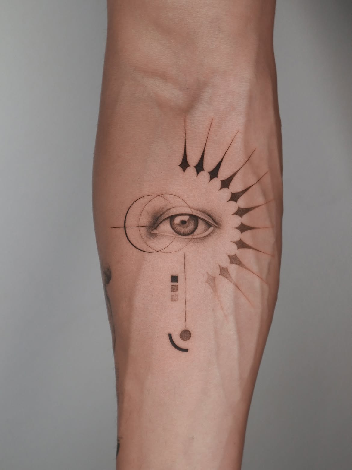 29 Micro Realism Tattoo Ideas: Tiny Details With a Big Visual Impact