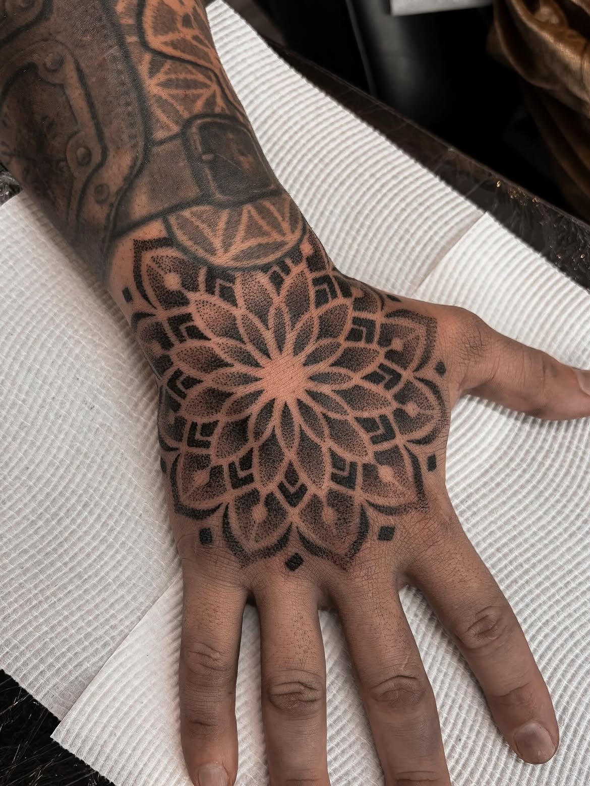 27 Dotwork Tattoo Ideas: From Delicate Stippling to Bold Geometric Mandalas
