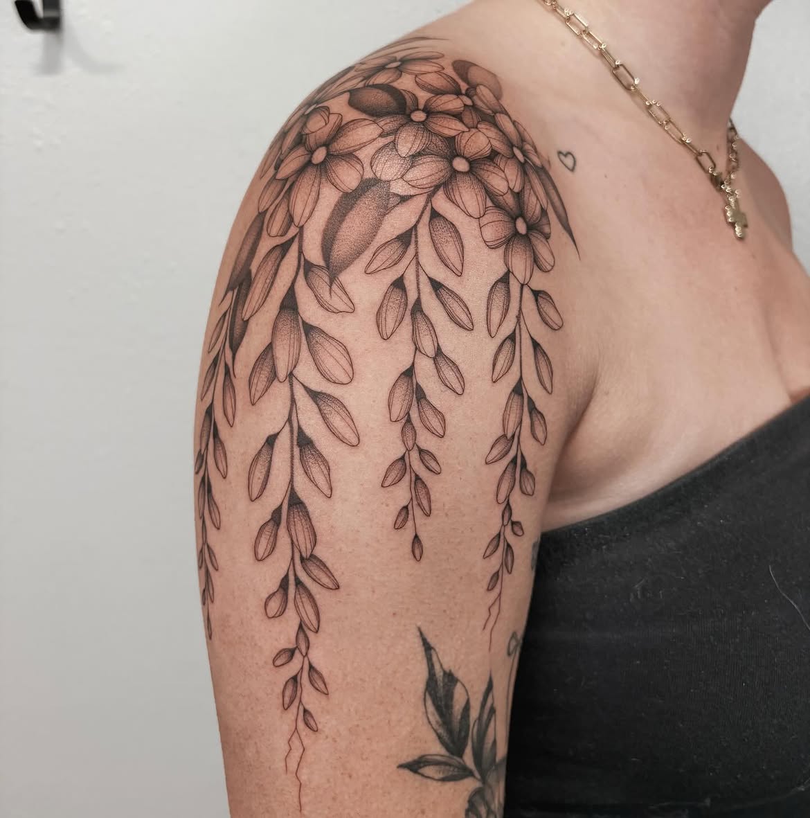 30 Beautiful Wisteria Tattoo Ideas That Capture the Romance of Nature