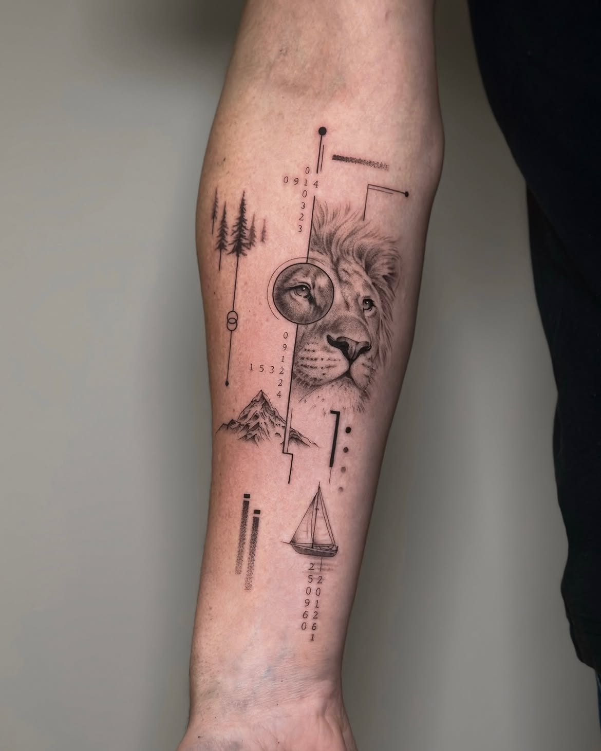 29 Micro Realism Tattoo Ideas: Tiny Details With a Big Visual Impact