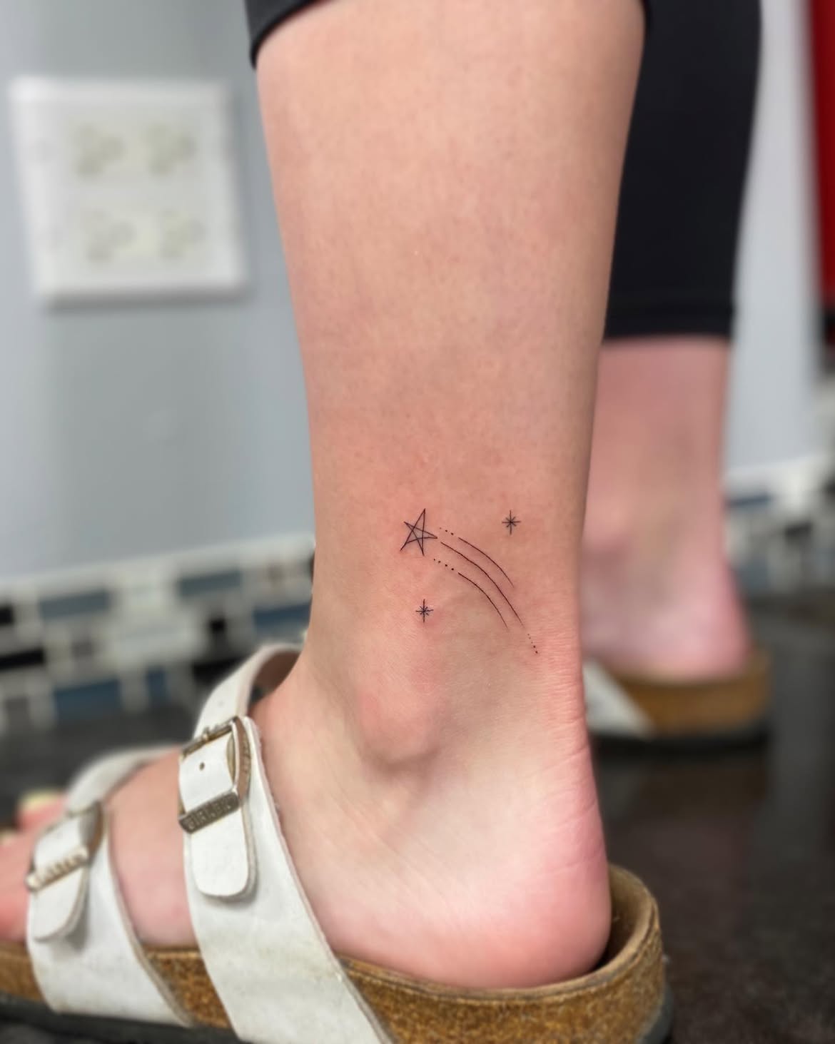 27 Shooting Star Tattoo Ideas: Delicate Designs That Capture Movement, Hope, and Wonder