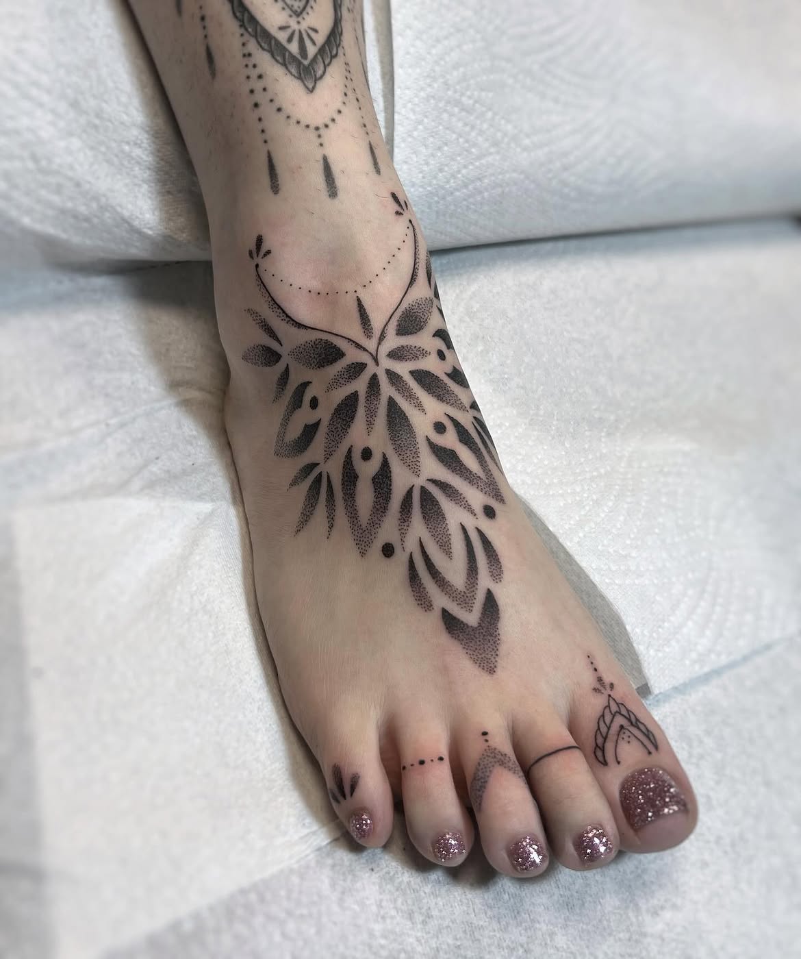 27 Dotwork Tattoo Ideas: From Delicate Stippling to Bold Geometric Mandalas