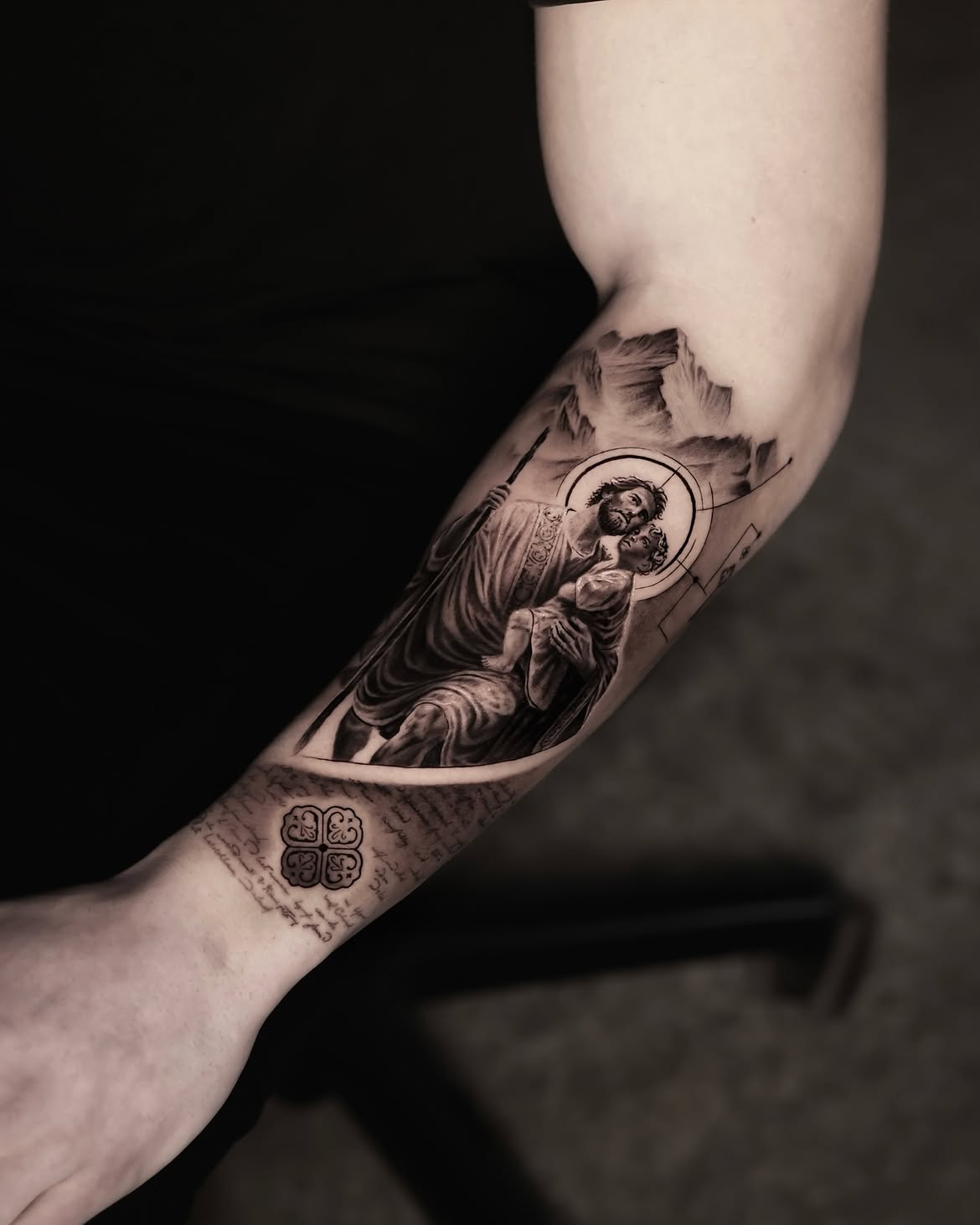 27 Saint Christopher Tattoo Ideas: From Fine Line Protection Symbols to Dramatic Religious Sleeves