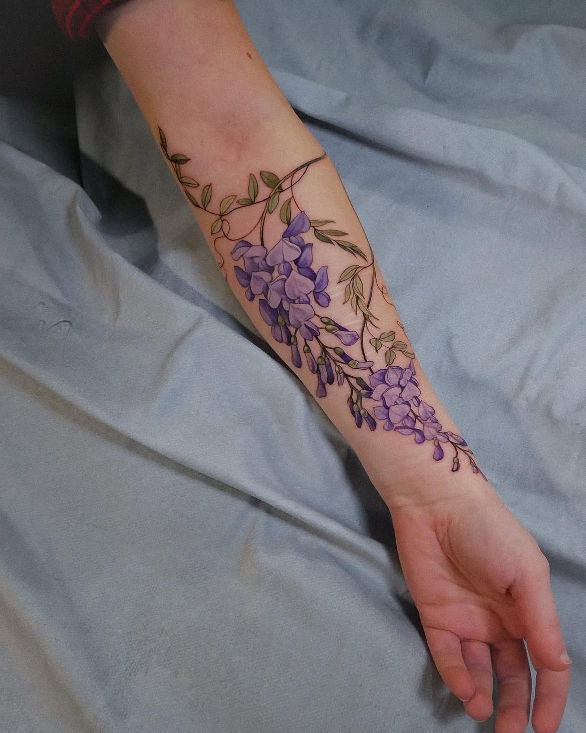 30 Beautiful Wisteria Tattoo Ideas That Capture the Romance of Nature