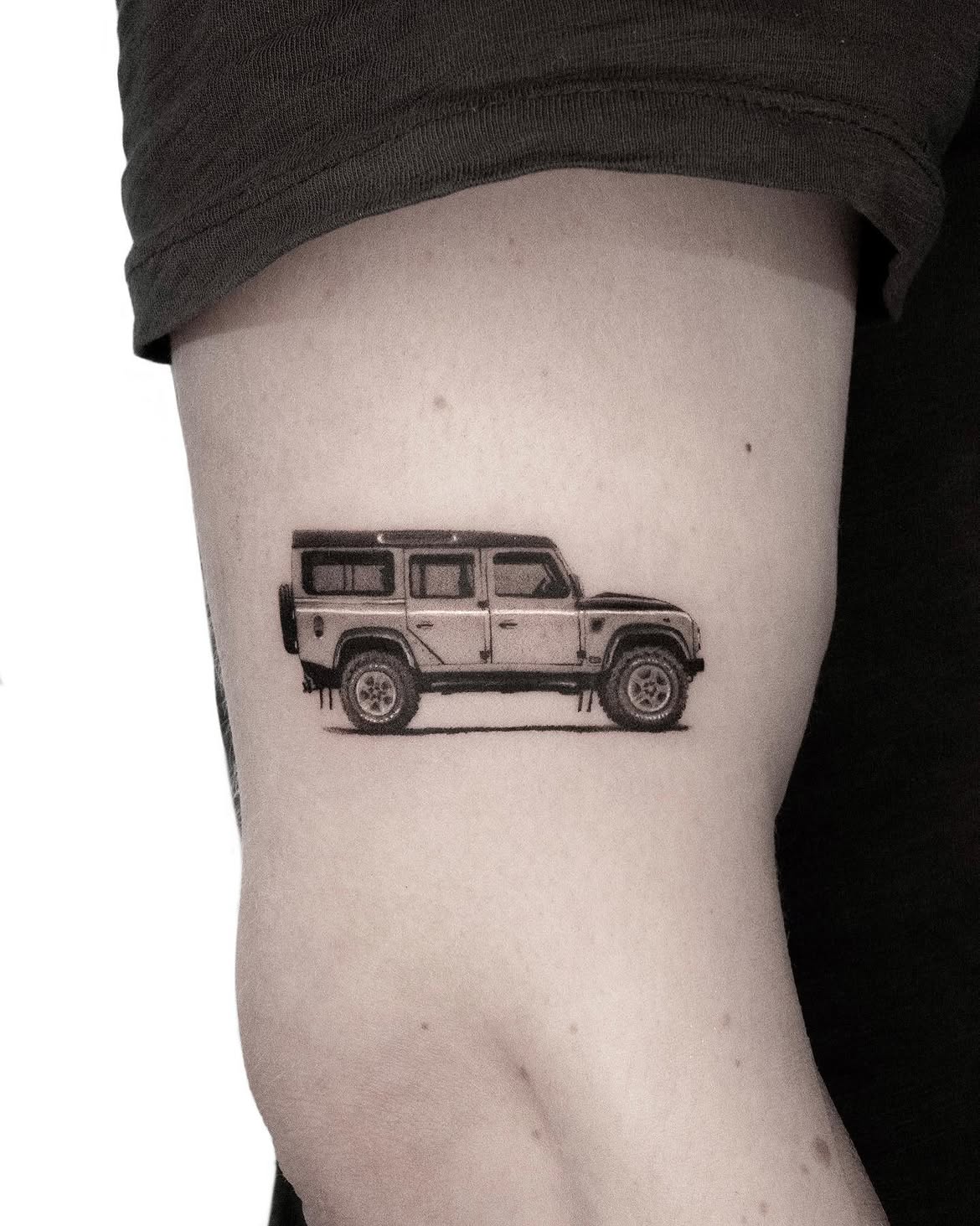 29 Micro Realism Tattoo Ideas: Tiny Details With a Big Visual Impact