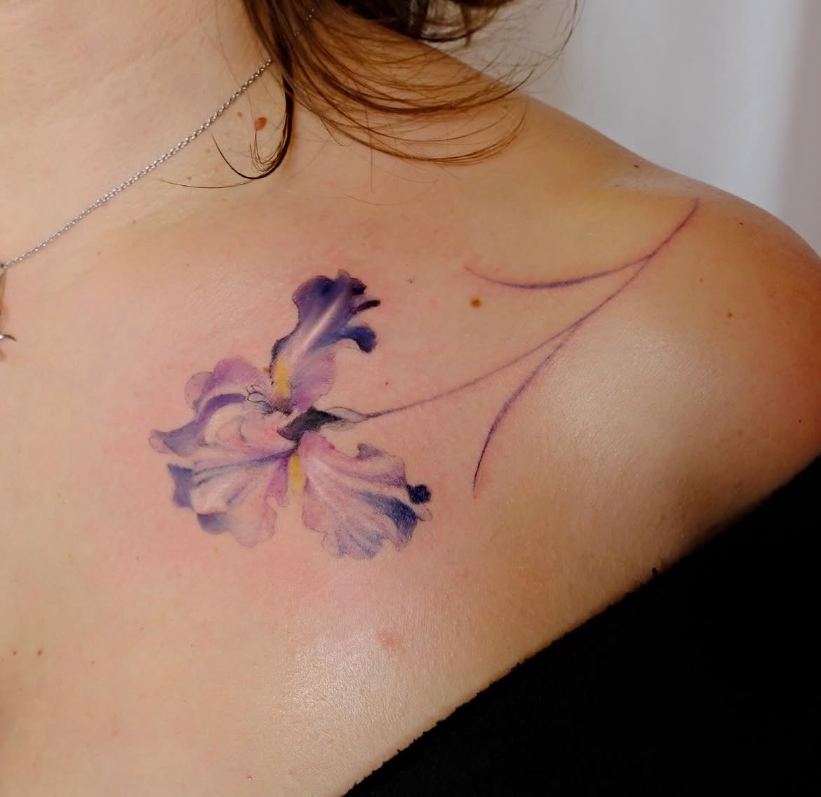 32 Iris Tattoo Ideas: Beautiful Floral Designs From Delicate Fine Line to Bold Color