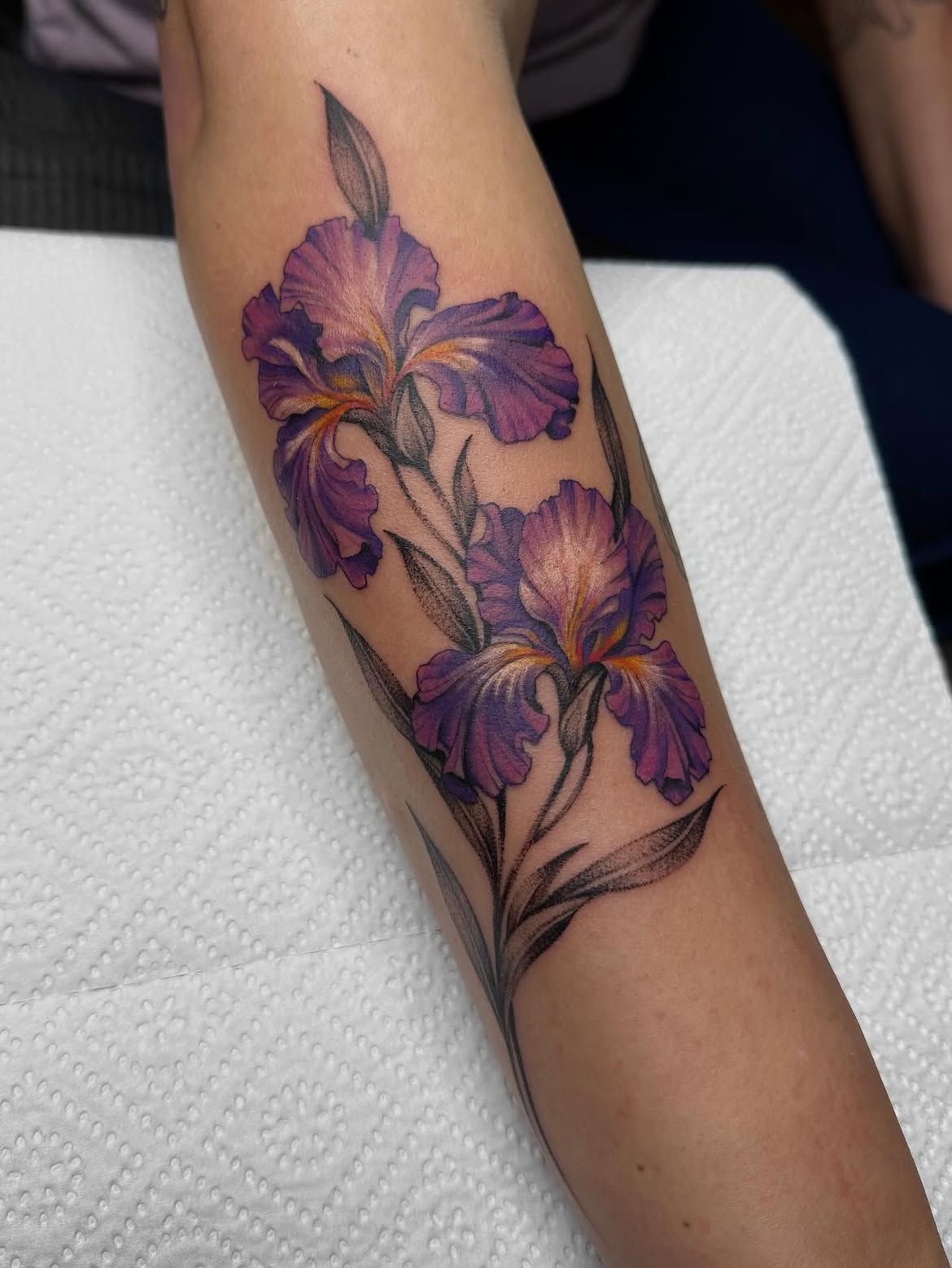 32 Iris Tattoo Ideas: Beautiful Floral Designs From Delicate Fine Line to Bold Color